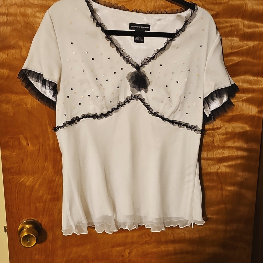 Spenser jeremy top. Size L off white